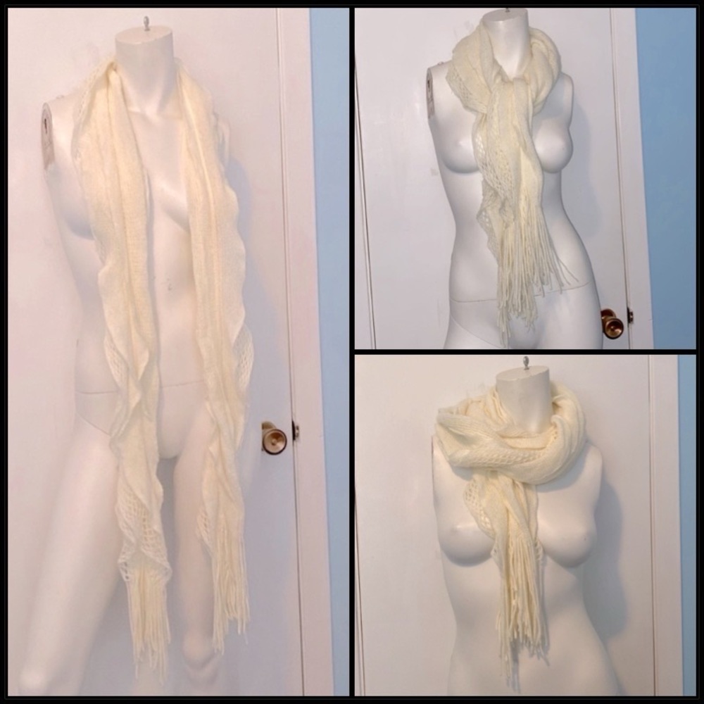 Beautiful Winter White Scarf w/ Ruffle Detailing